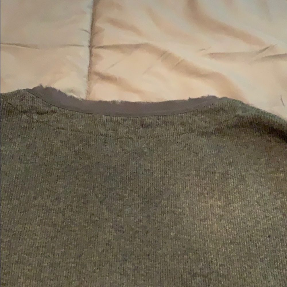 Banana Republic gray scoop neck with ruffles EUC - Picture 8 of 8